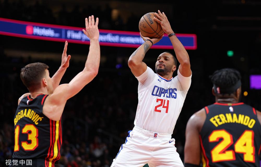 她正在努力 她正在努力