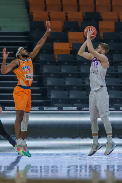 实中的显现 实中的显现